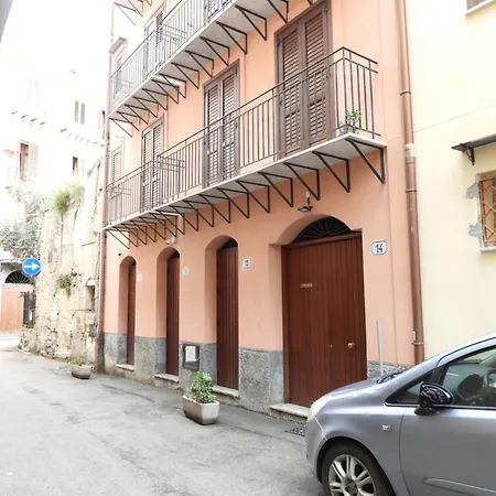 아파트 A Casa Di Eli *